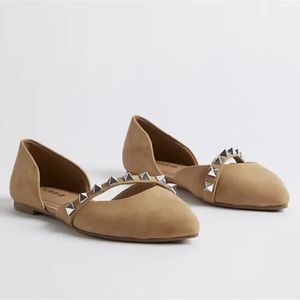 TORRID Sz 12WW Studded D'orsay Flat - Tan